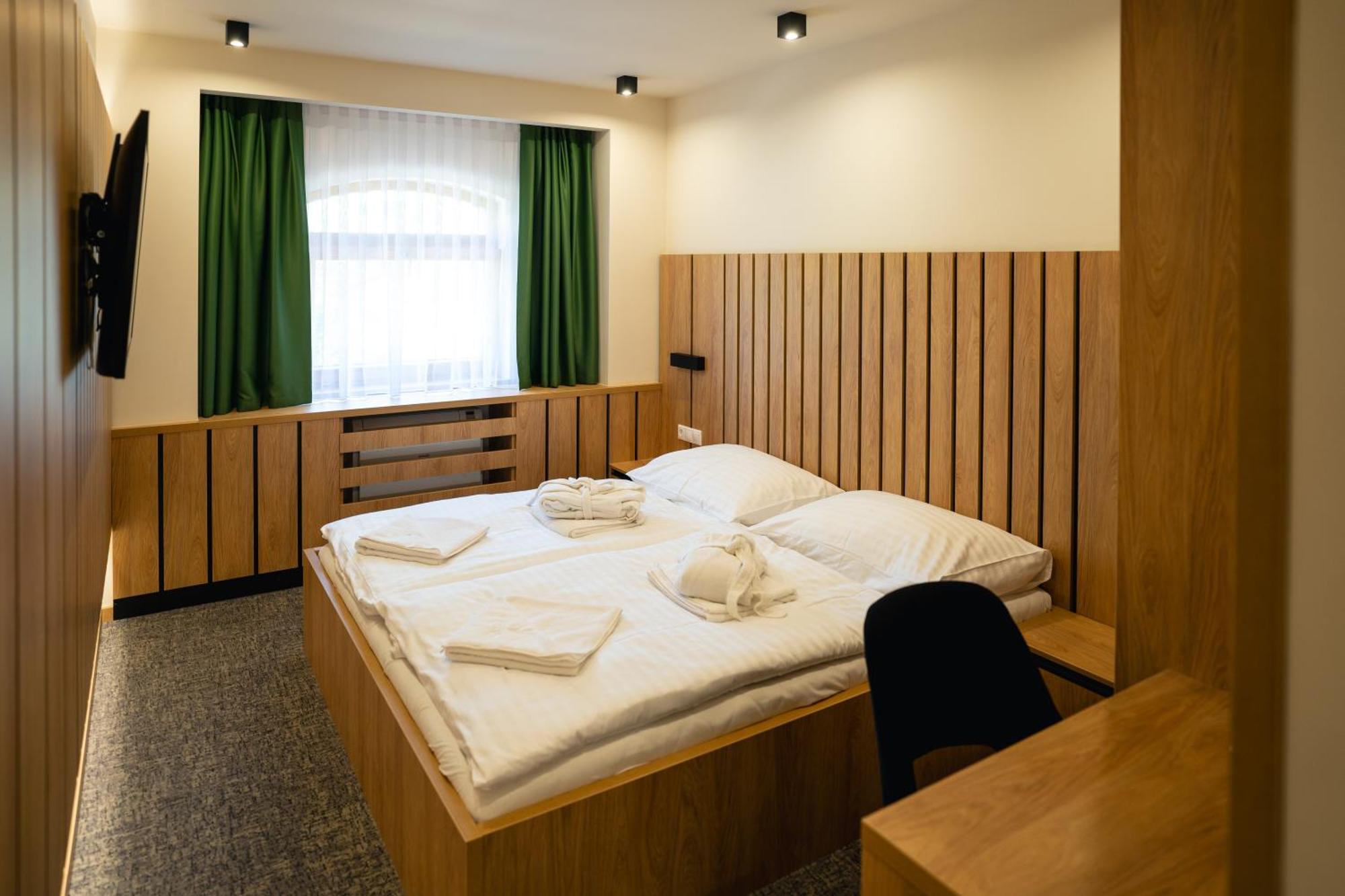 Hunor Hotel és Étterem Vásárosnamény Eksteriør bilde