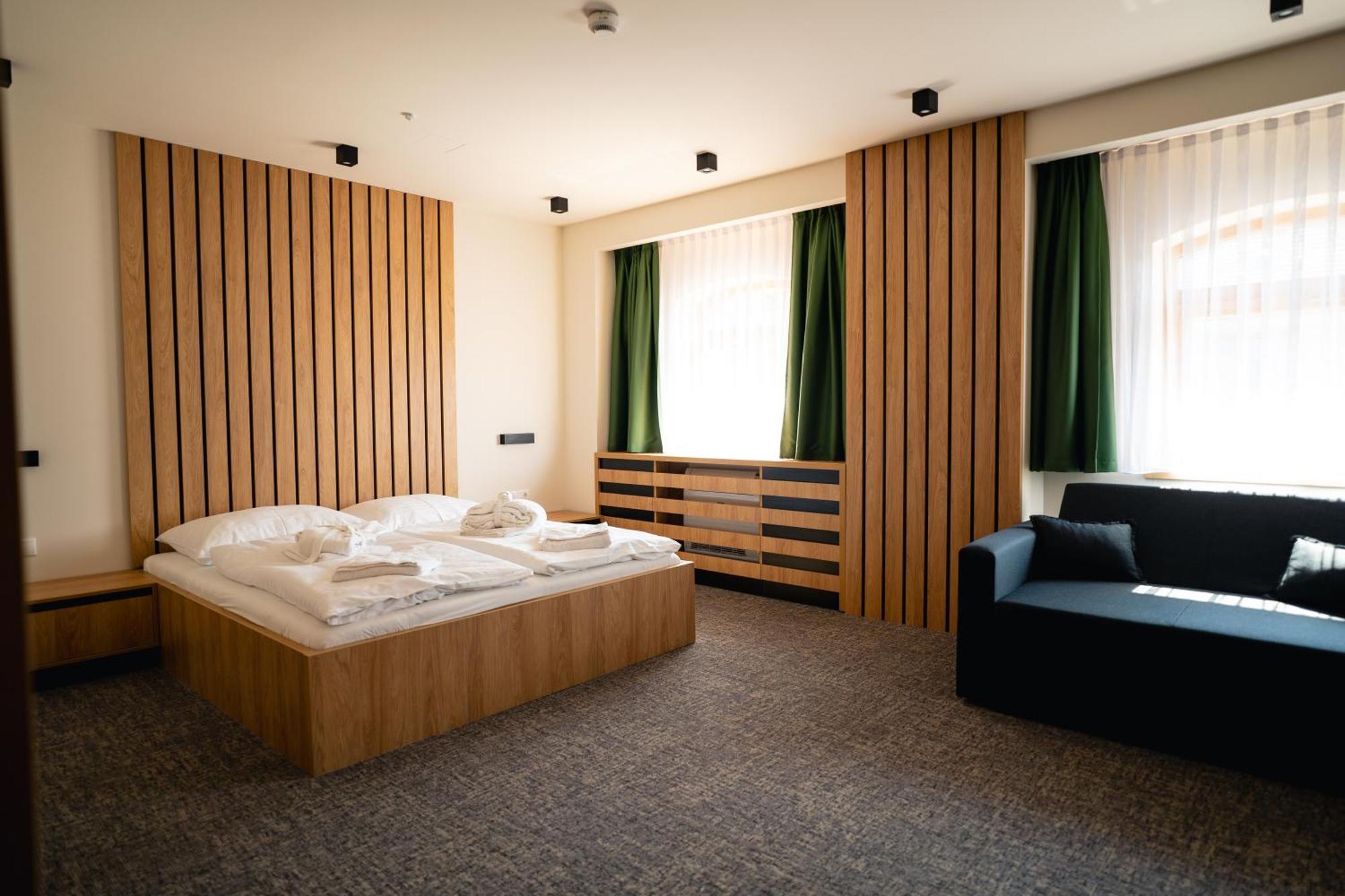 Hunor Hotel és Étterem Vásárosnamény Eksteriør bilde
